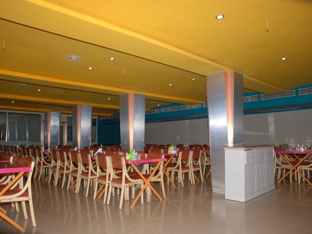 Hotel Nyay Mandir Bharuch Kültér fotó